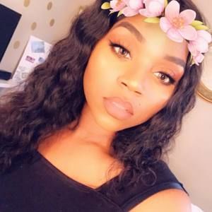 Meet your Posher, Alicia